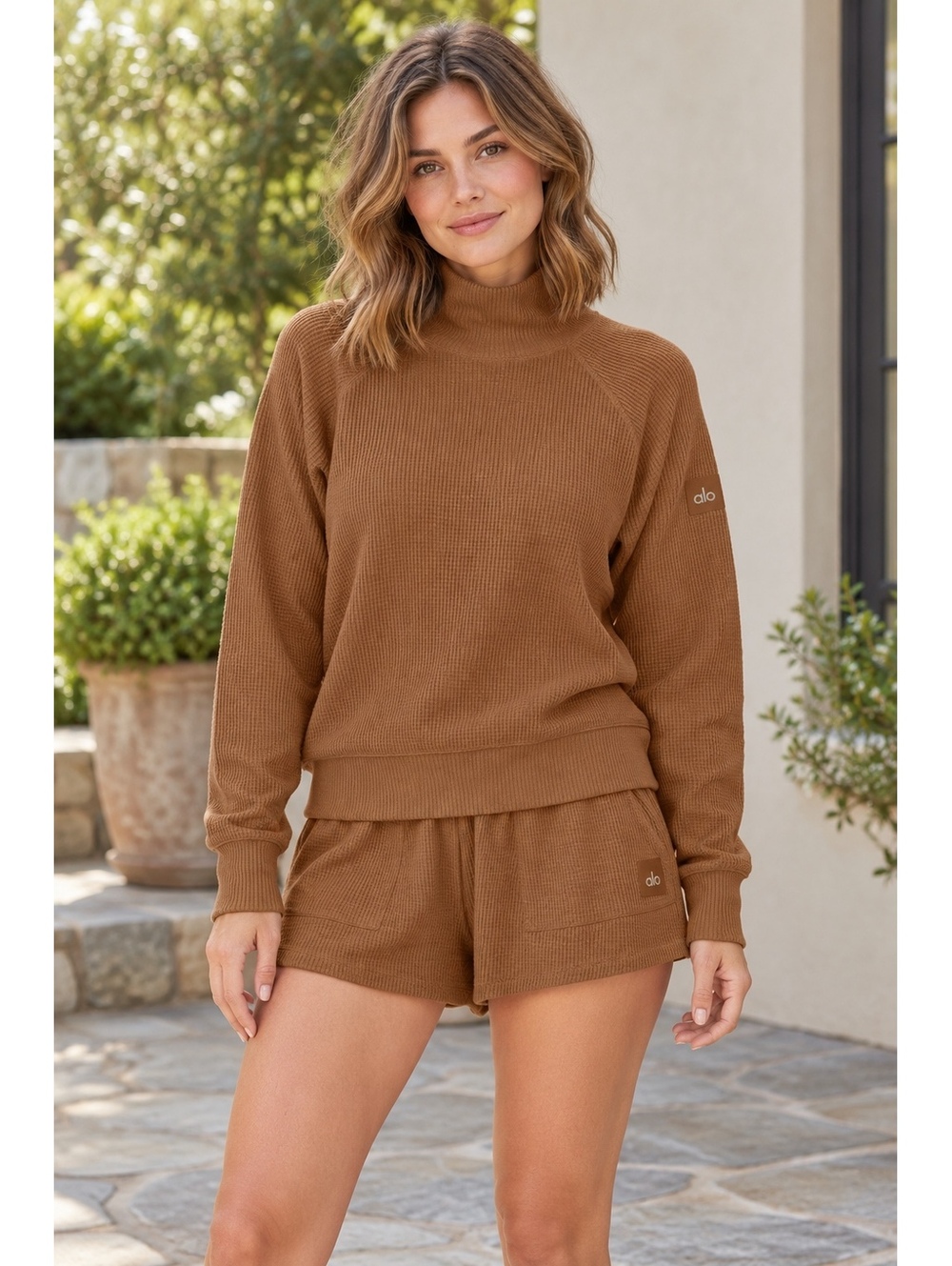 Alo Yoga Waffle Weekend Escape Mock Neck Long Sleeve – Cinnamon Brown
